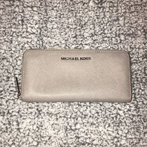 Michael kors wallet